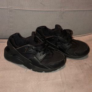 Nike Youth Huaraches